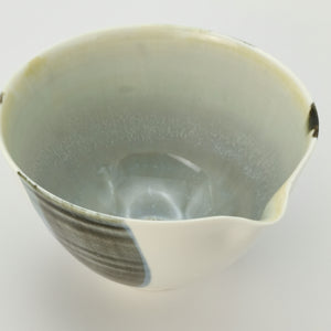 Medium pour bowl 1